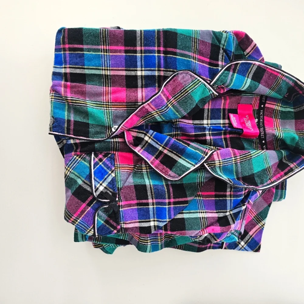 Victoria's Secret Size X-Small Flannel Pajama Set - Picture 2 of 5